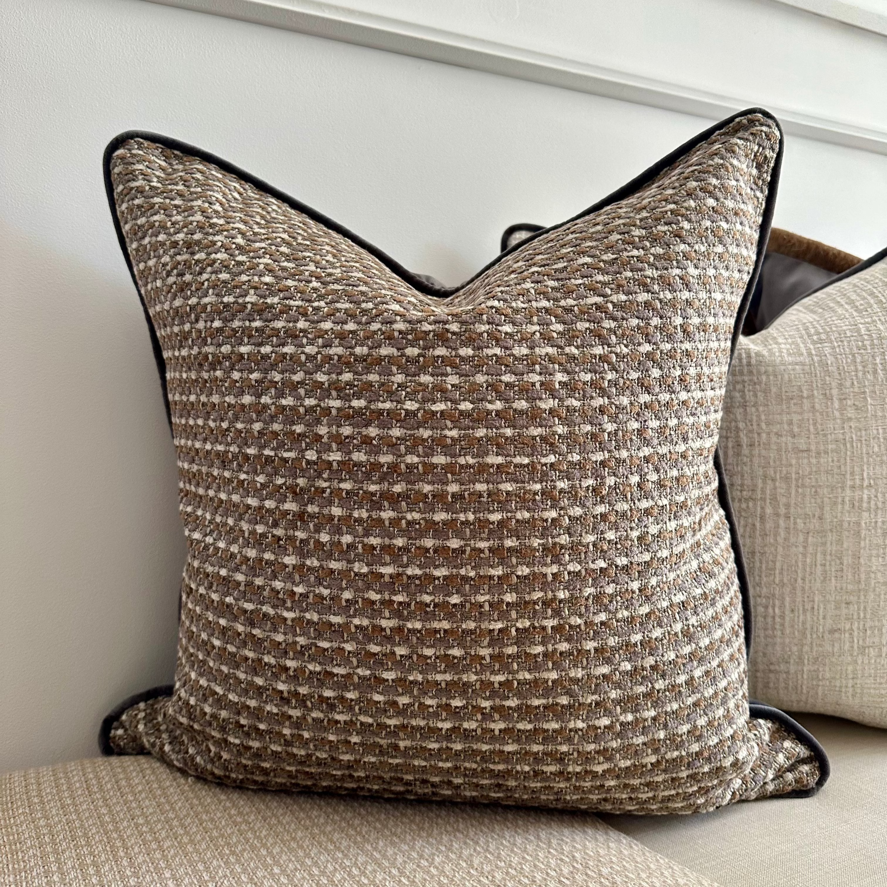 Vireo Cushion