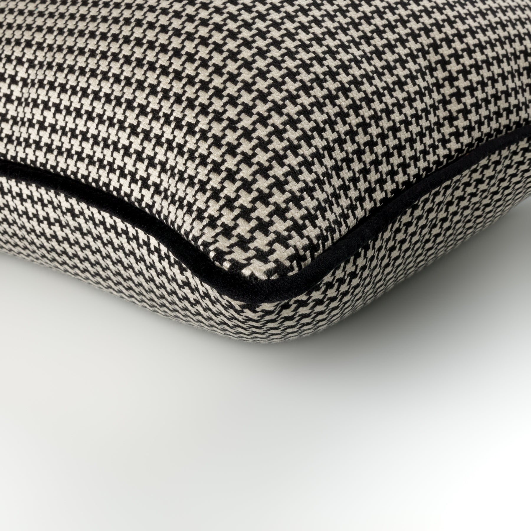 Tavira Cushion with Black Piping