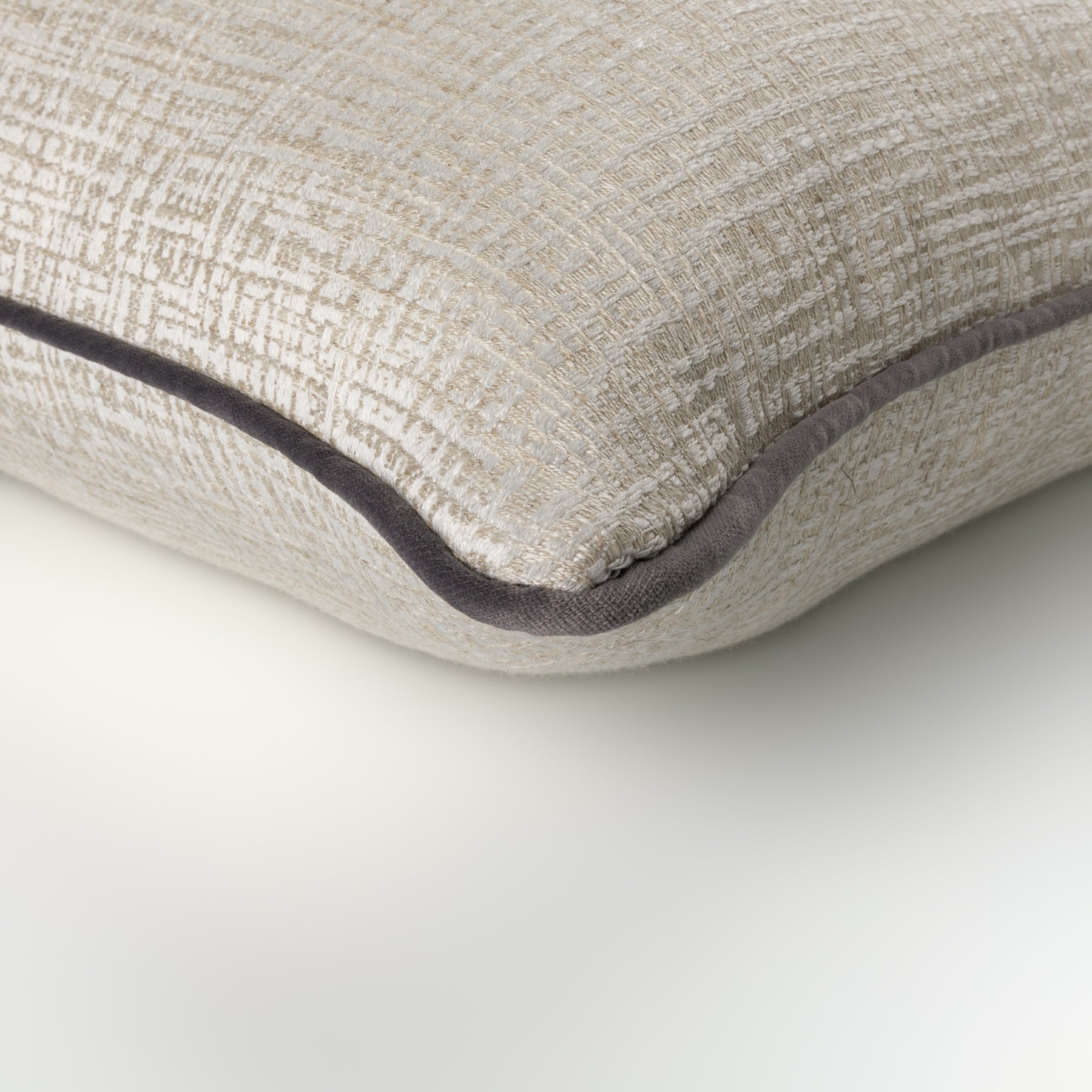 Elara Cushion with Angelite Piping