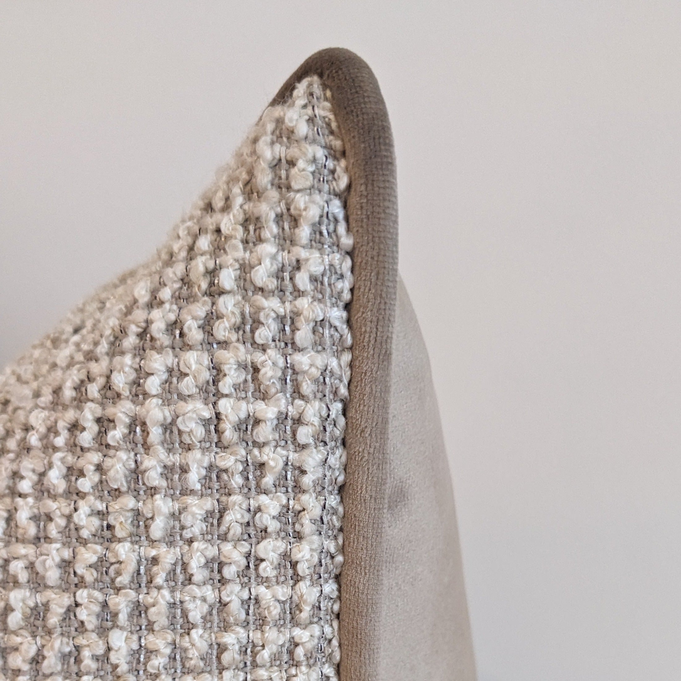 Faro Cushion